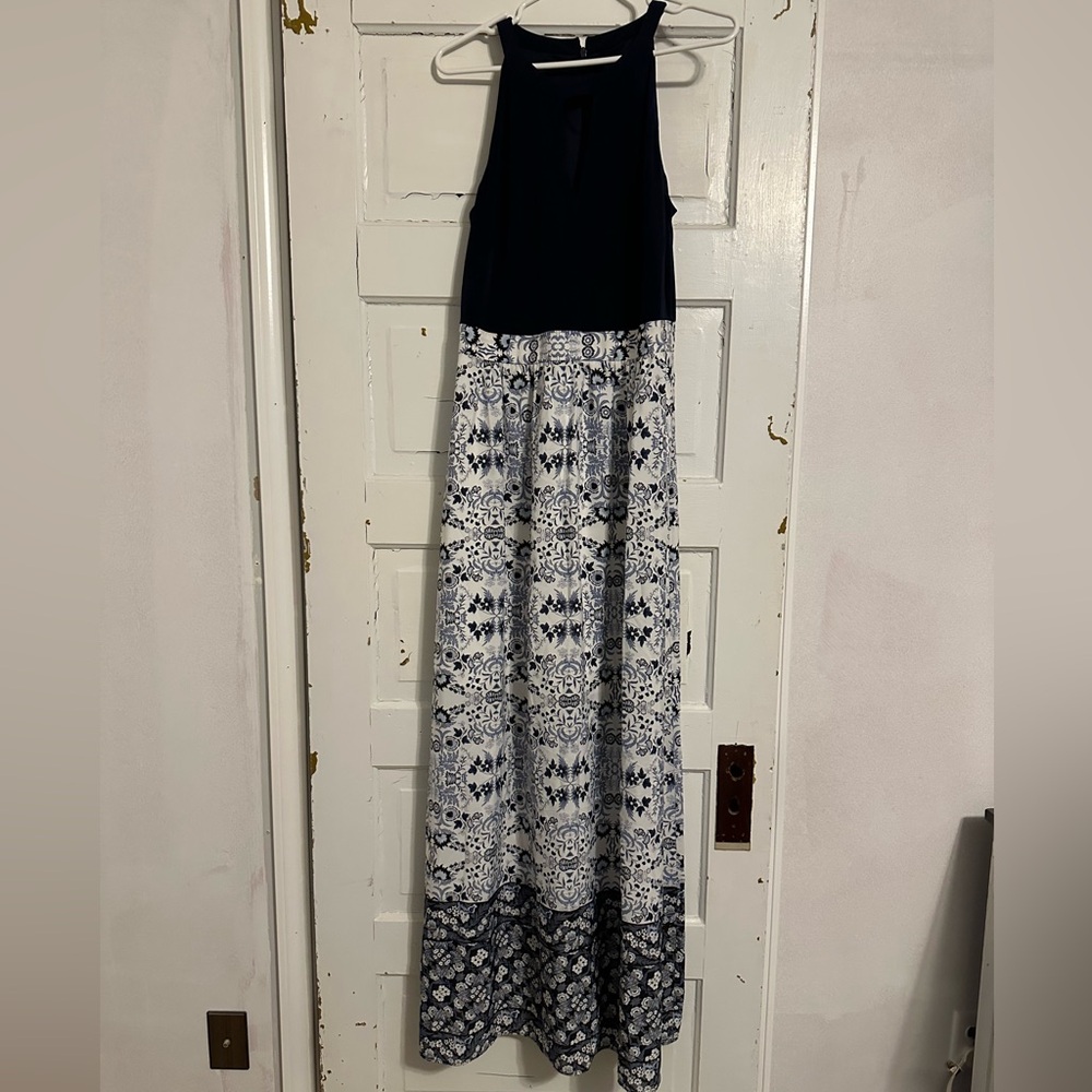 Beautiful blue and white long dress, size 12